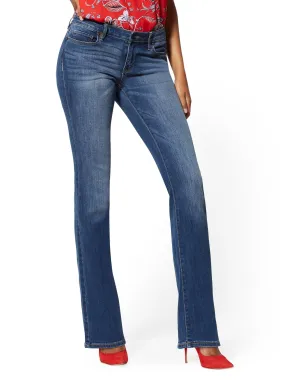 Mid-Rise Curvy Bootcut Jeans - Blue Honey